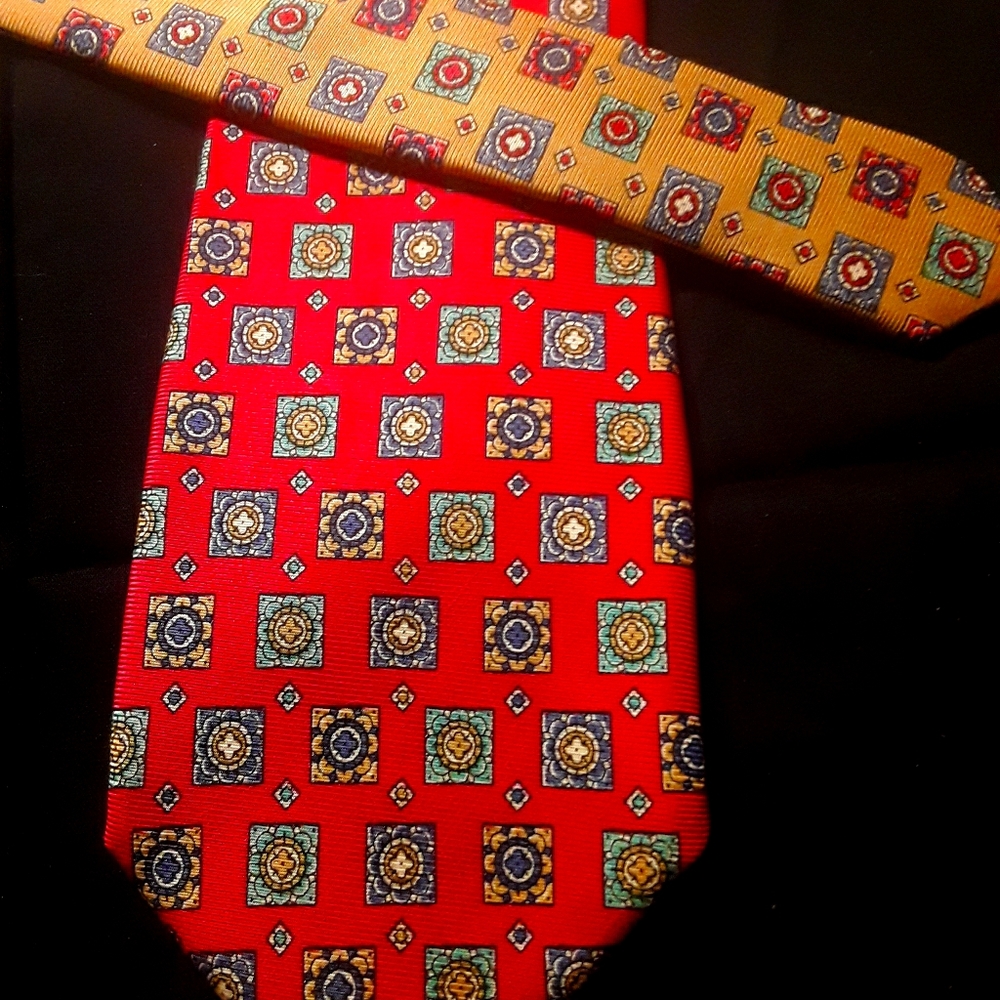 Kriziauomo mens tie